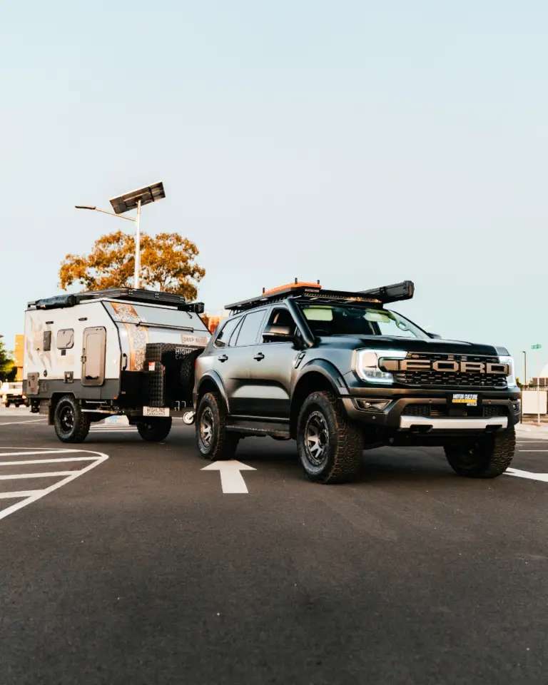 EVEREST RAPTOR  & CAMPER